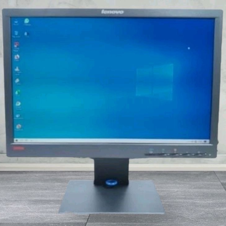 lcd monitor lenovo 19in wide model l197w like new