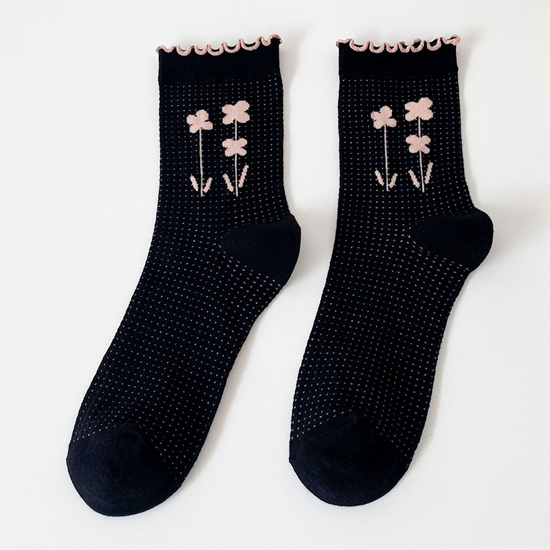 Long Socks Above The Ankle With A Floral Pattern 2472