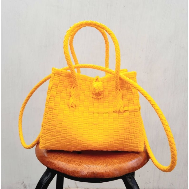 TAS ANYAMAN PLASTIK JALI PREMIUM PETY MINI SELEMPANG POLOS KUNING