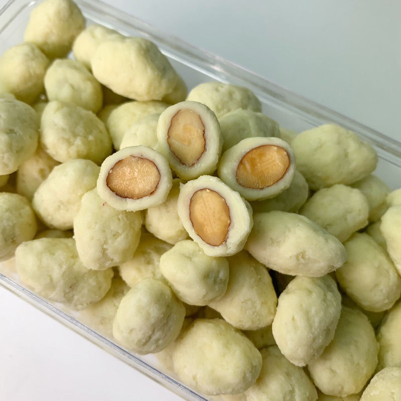 

[Handcrafted] Creamy Almond White Chocolate