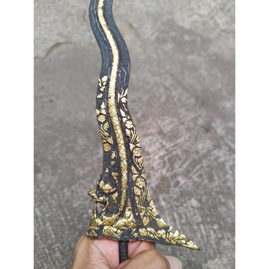 Keris Kamardikan Luk 7 Kinatah Naga Sosro Istimewa pamor Banyu Mili
