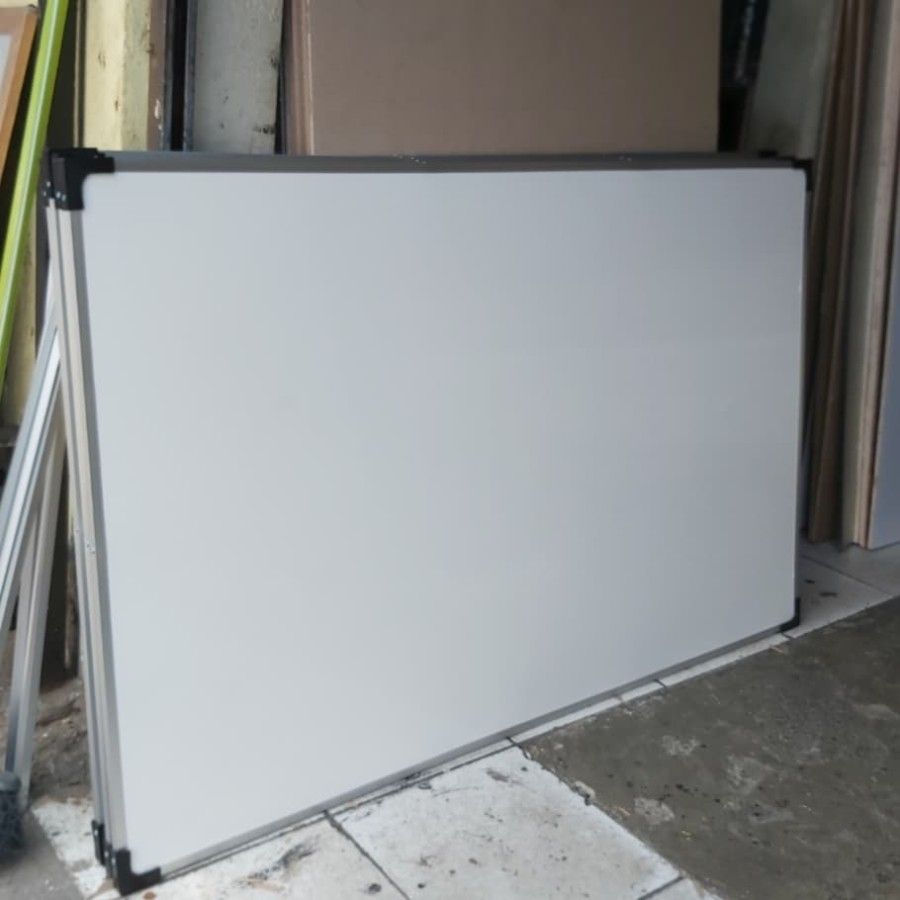 

Whiteboard gantung 120 x 180 cm