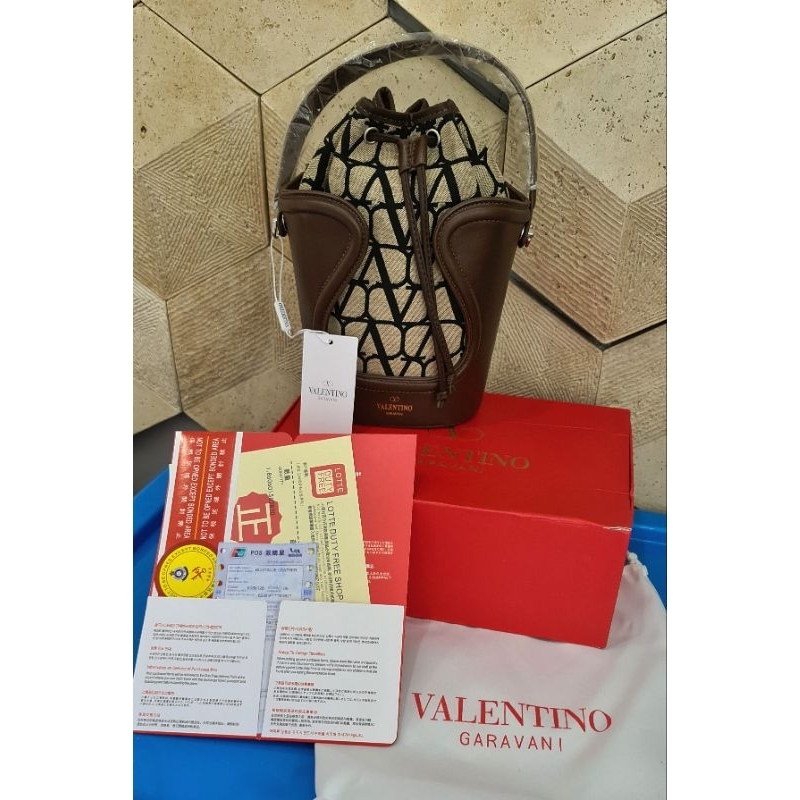 Valentino Garavani Bucket bag MIRROR NEW