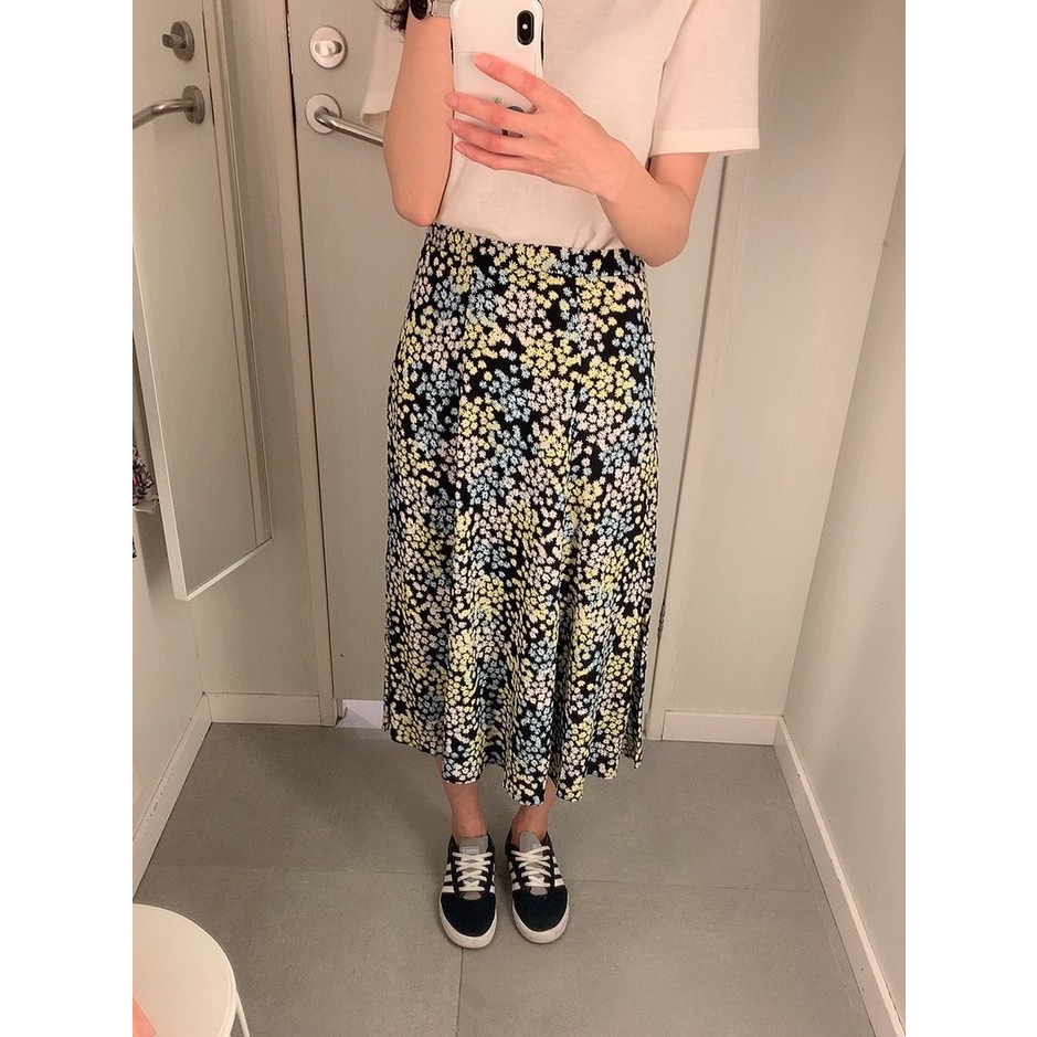 H&amp;M High Waisted Rok Wanita Black Flower Korean Midi Skirt Original