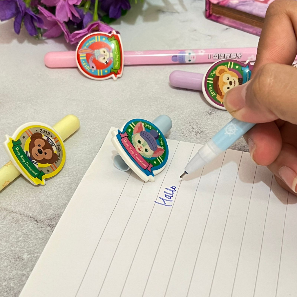 Pulpen Erasable karakter Duffy and Friends tinta biru model Cute Lucu / Pen bisa di hapus karakter Imut Unik / Stationary Fancy Kekinian favorit anak kualitas terjamin bisa grosir dan COD