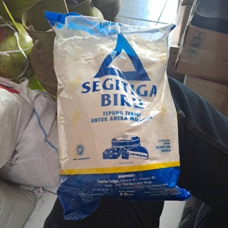 

tepung segitiga biru