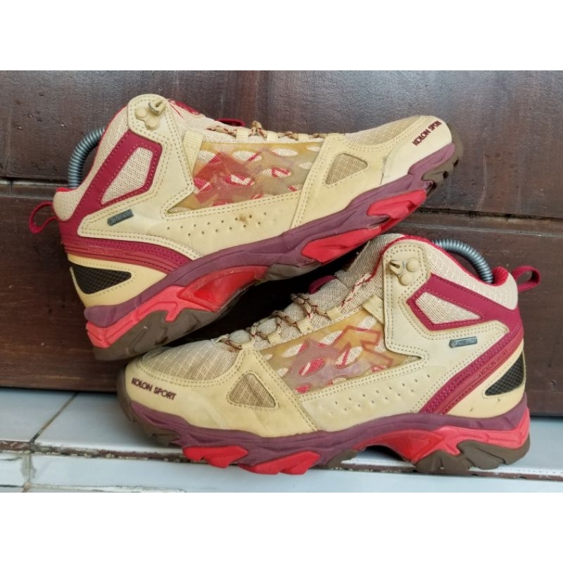 Sepatu Outdoor Kolon Sport sudah waterproof (goretex)