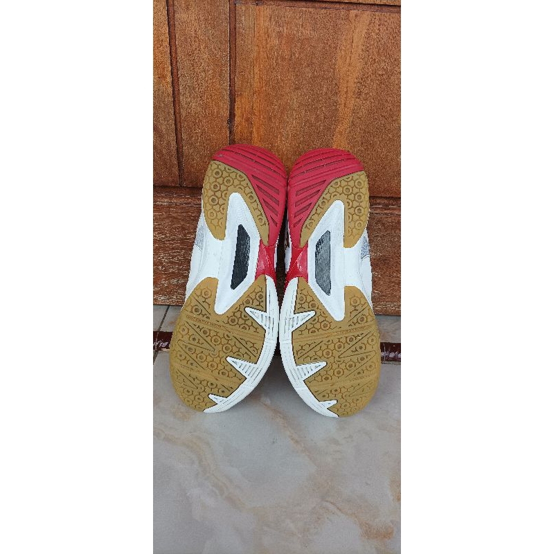 Sepatu badminton Victor A950 LTD