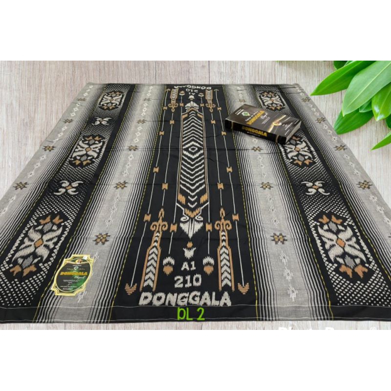 SARUNG DONGGALA SONGKET