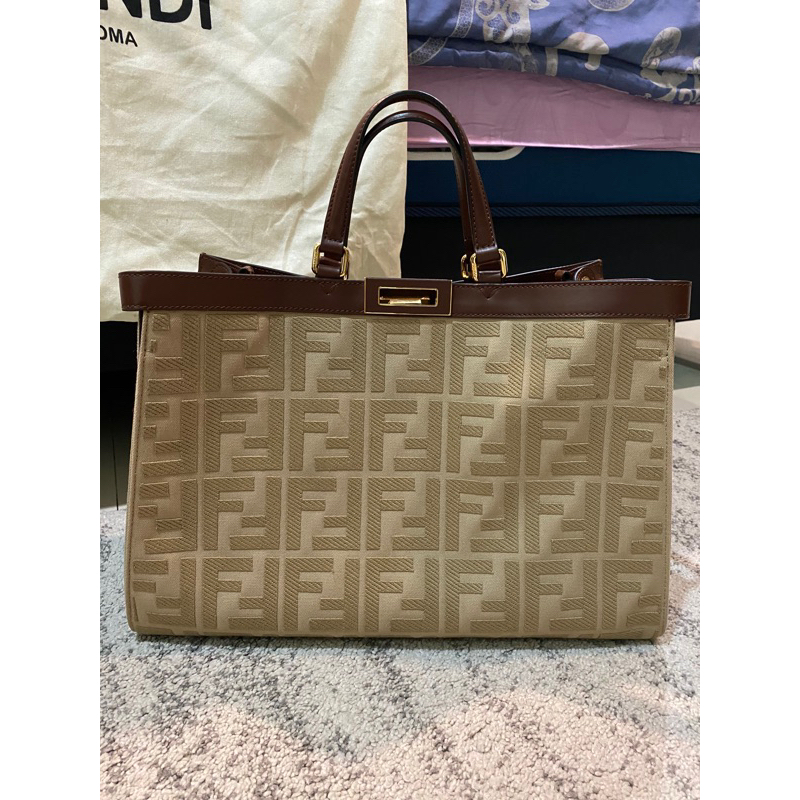 TAS FENDI XLARGE TOTE PEEKABOO BAG PRELOVED