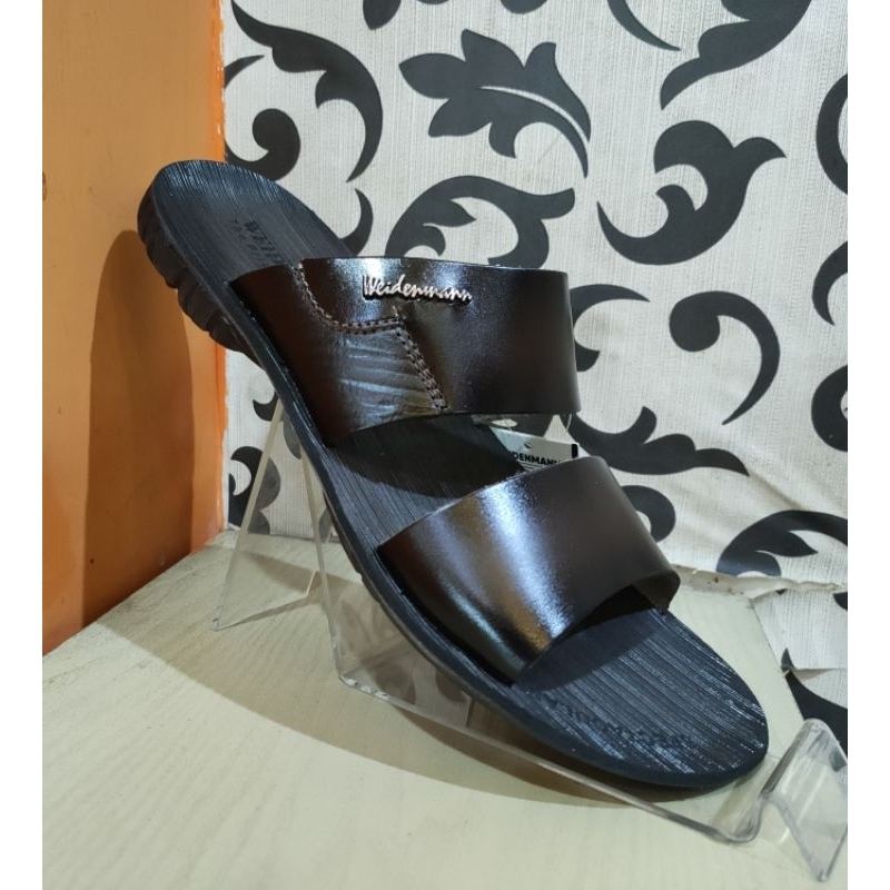 sandal kulit laki flat Weidenmann