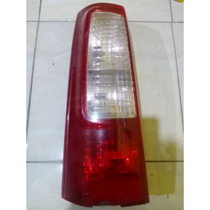Stop lamp belakang kiri Xenia/avanza lama minus retak bagian bawah