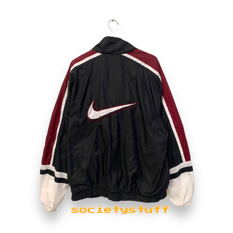 JAKET THRIFT NIKE VINTAGE