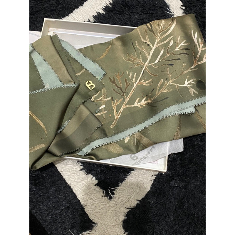 Buttonscarves "Twilight Series" Pashmina