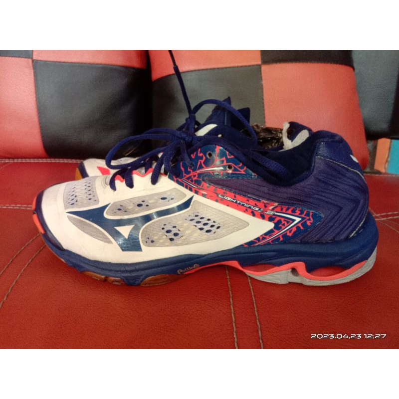 Mizuno wlz 5 size 42 second original