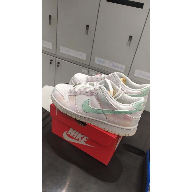 Nike dunk low paisley