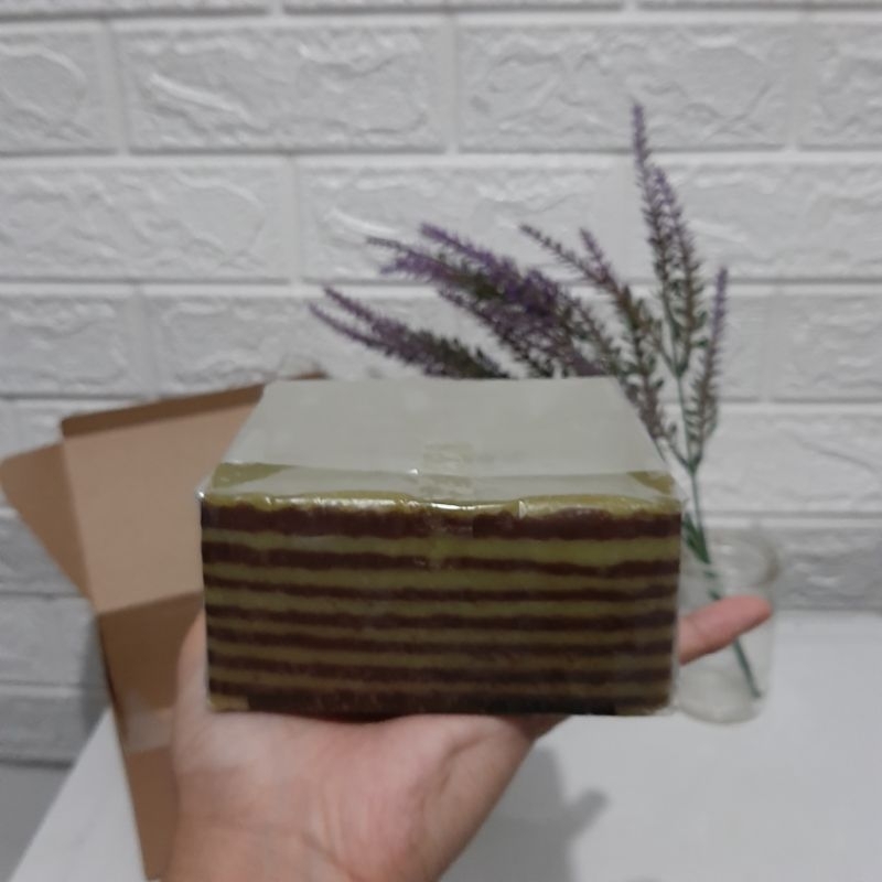 

BALAPIS / KUE LAPIS MANADO HALAL PANDAN COKLAT