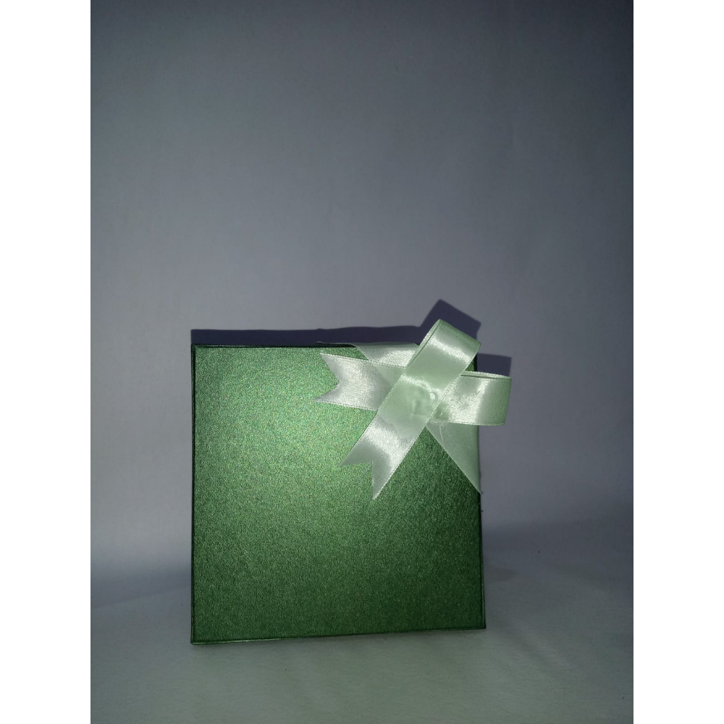 

kotak kado / hardbok 20x15x10