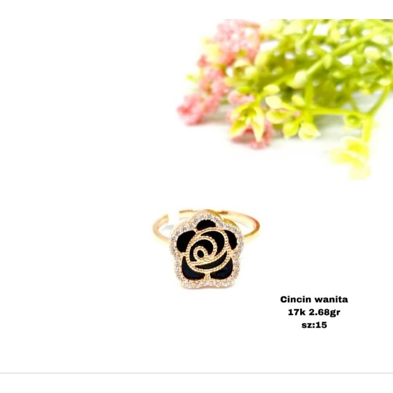 Cincin emas 75 mawar hitam