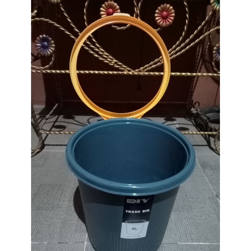 tempat sampah Mr.diy