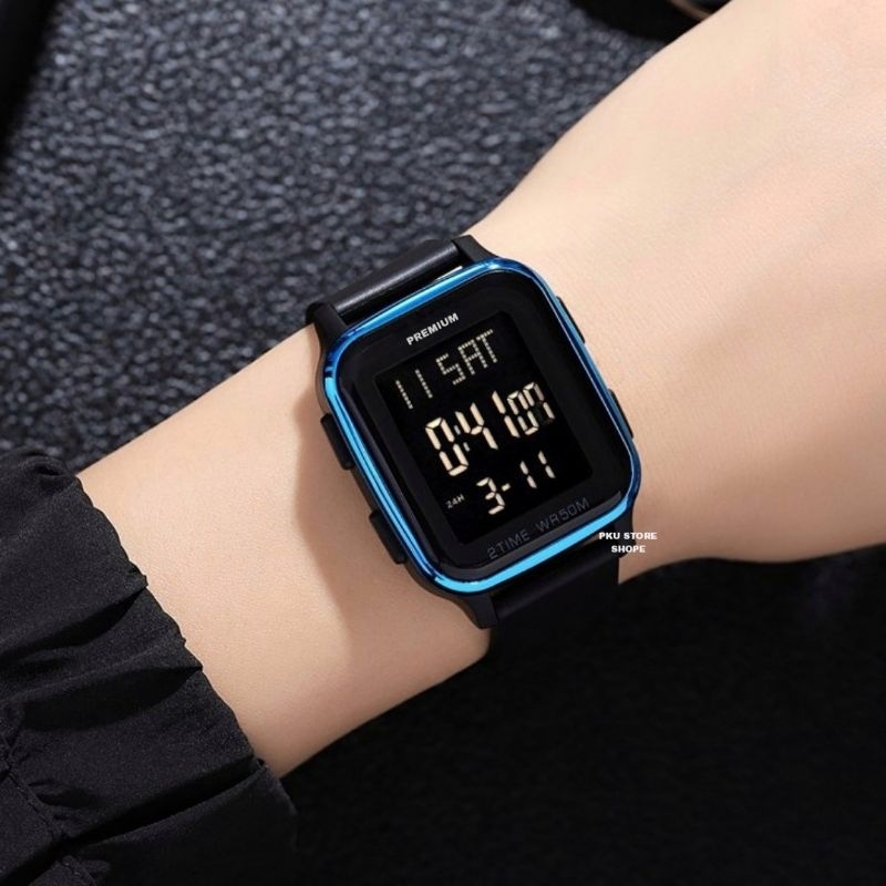 JAM Digital Watch Unisex Pria Dan Wanita Persegi Water Proff ( Bisa Buat Renang ) Strap Rubber Kemewahan Olahraga Santai Bisnis Berkualitas Murah Cod Bayar Di Tempat