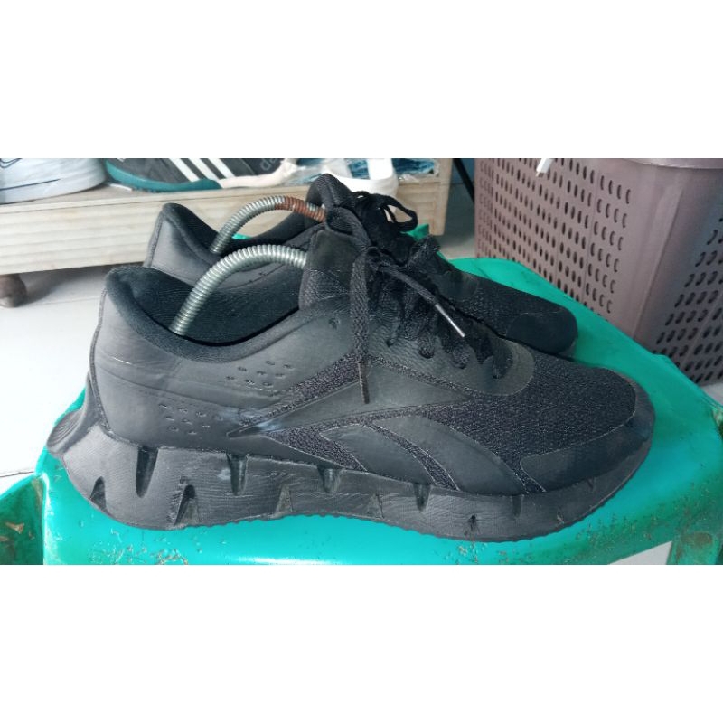 Reebok full black size 43