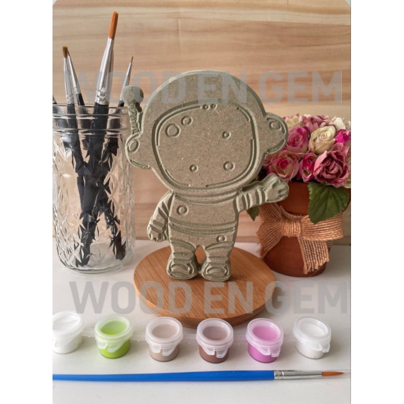 

DIY Wood Character Painting Kit Mewarnai Melukis Mainan Anak Hampers Souvenir Astronot | Woodengem