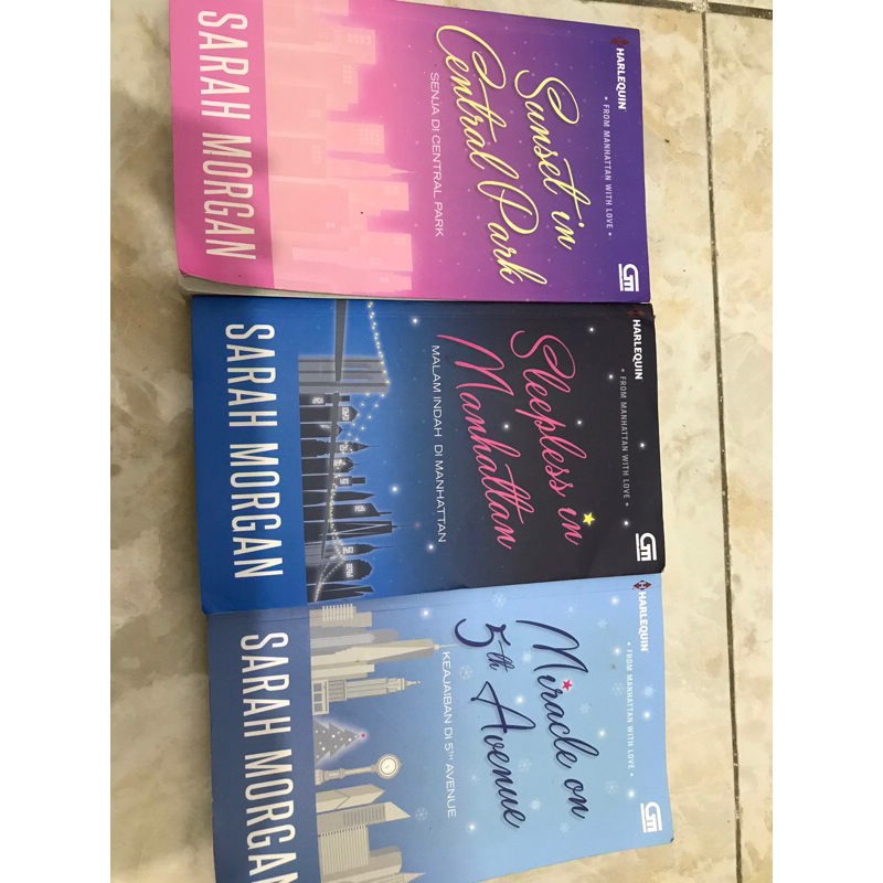 

(Set 3 novel) Miracle on 5th Avenue/ Sleepless in Manhattan/ Sunset in Central Park