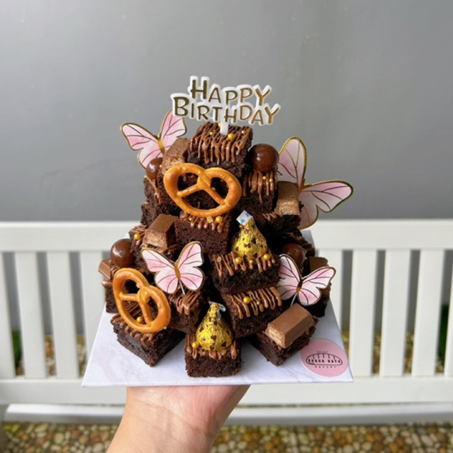 

Brownies Tower Bites Hampers Birthday Bogor