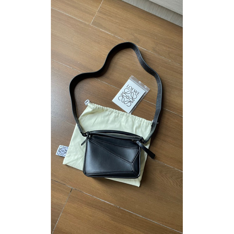 BRANDNEW - Loewe mini puzzle bag in black / mirror quality