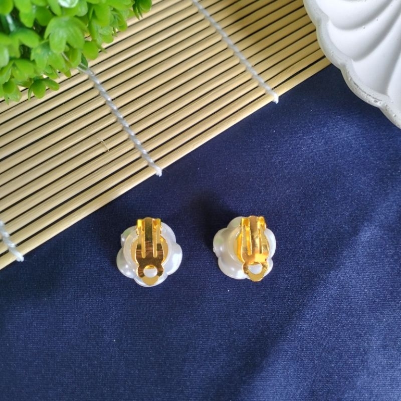 Anting Klip / Anting Jepit