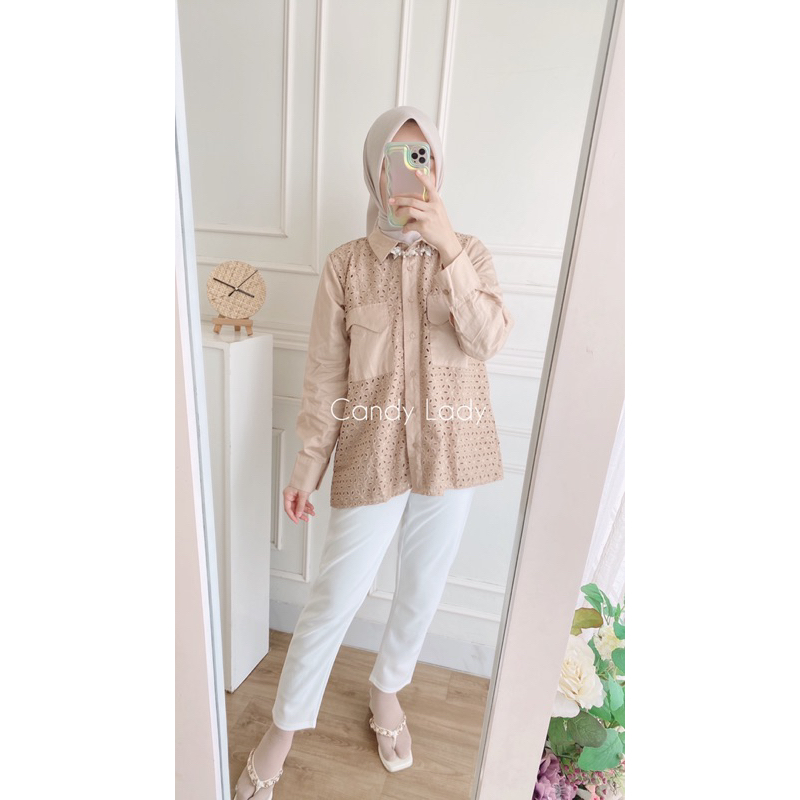 Zerlin Two Pocket Blouse