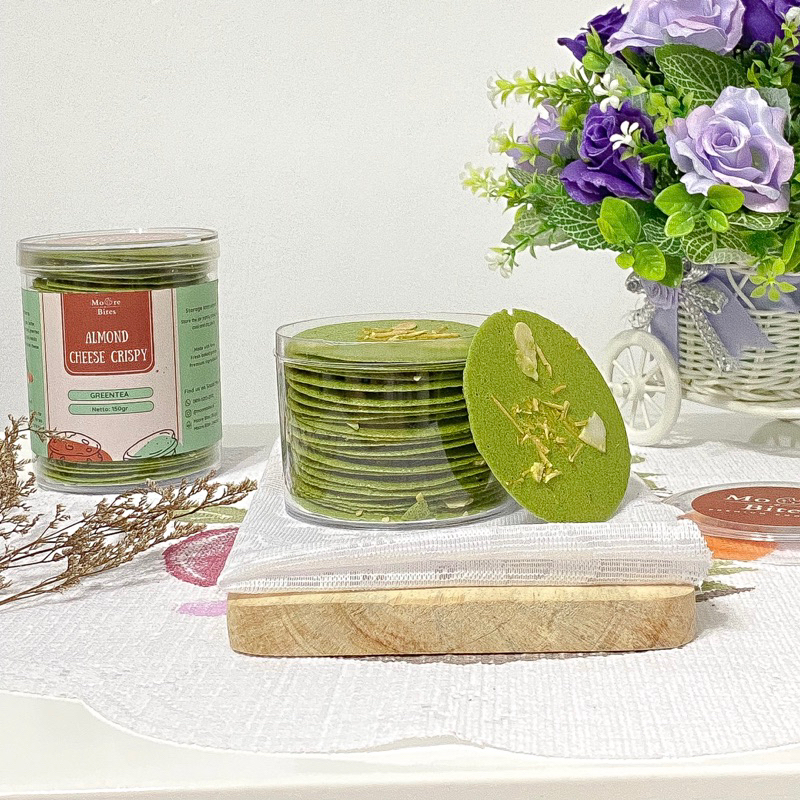 

MOORE BITES - Almond Cheese Crispy (REGULAR)