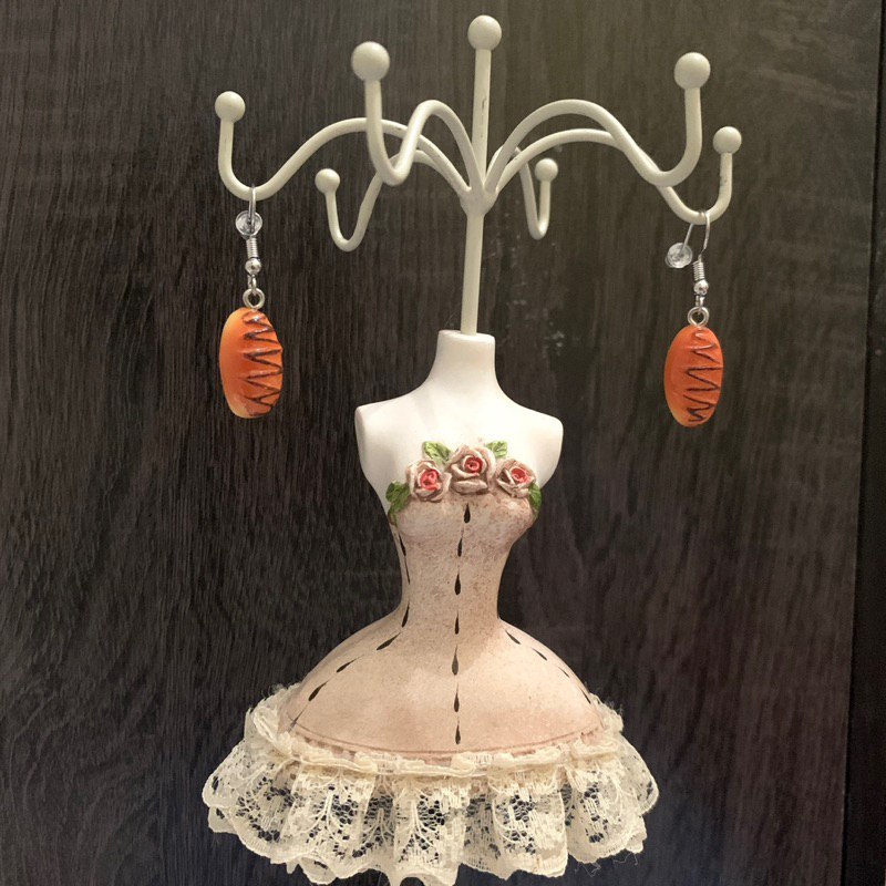 Anting lucu bentuk roti warna coklat