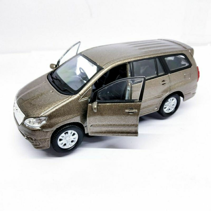Welly Toyota Kijang Innova Diecast Miniatur Mobil Besi