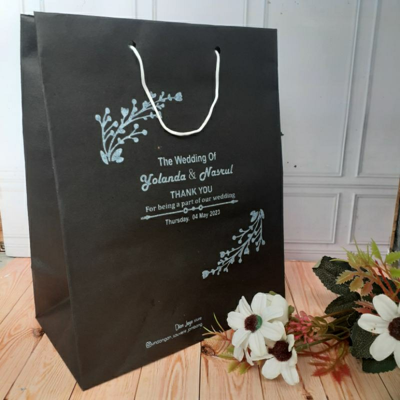 PAPER BAG COKLAT/HITAM SABLON SOUVENIR