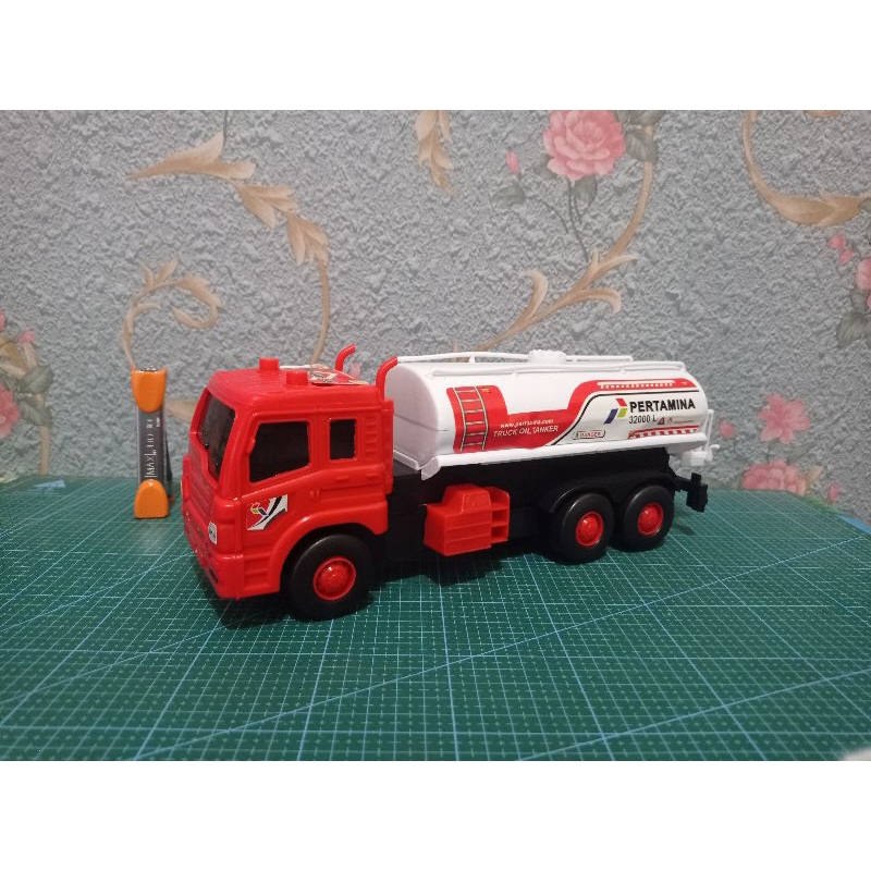 Mainan Anak Truck Tangki Mainan Truk Tangki Bahan Plastik