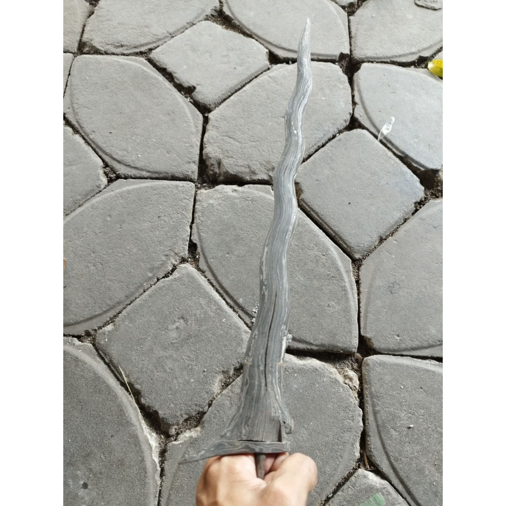 Keris Kamardikan Luk 7 Pamengkang Jagad