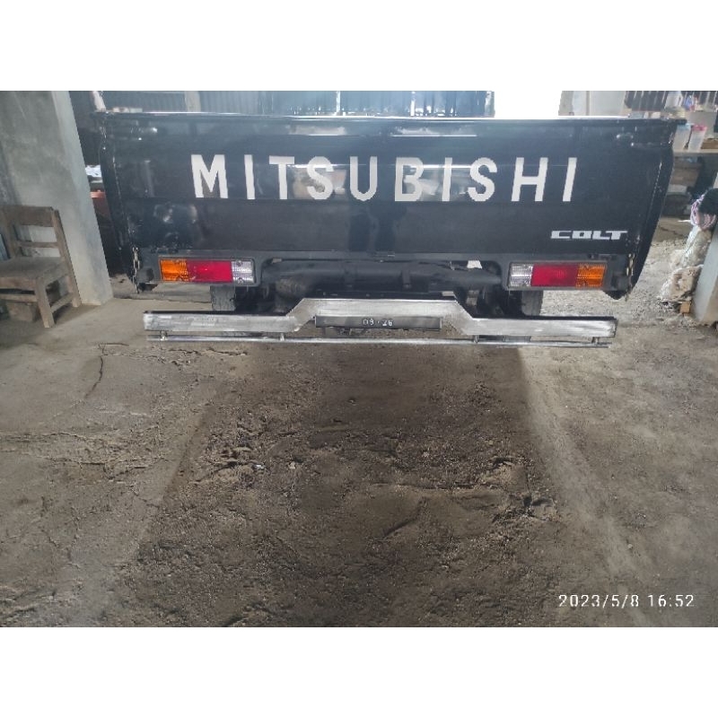 Bumper belakang L300