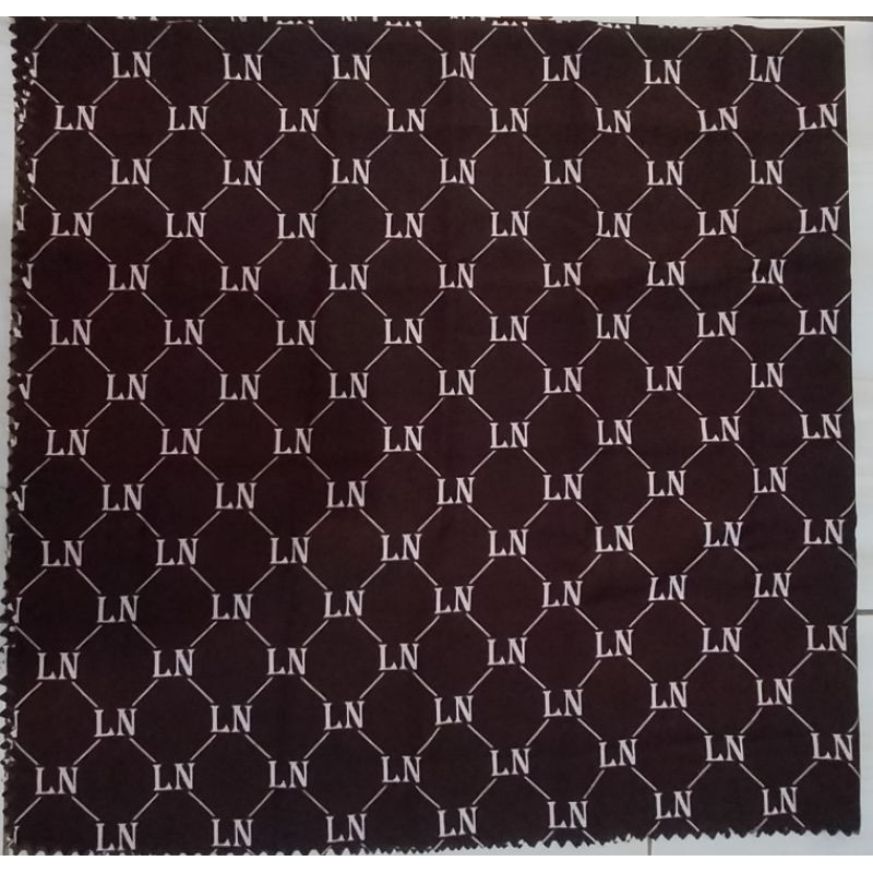 DEENAY KW HIJAB VOAL TERBARU MOTIF TULISAN