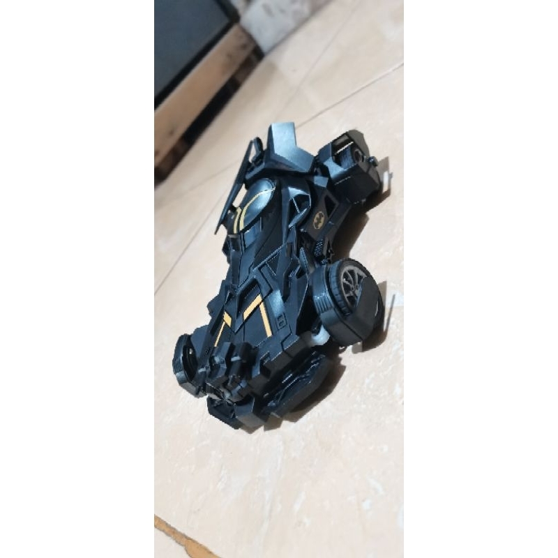 mainan RC BatMobil