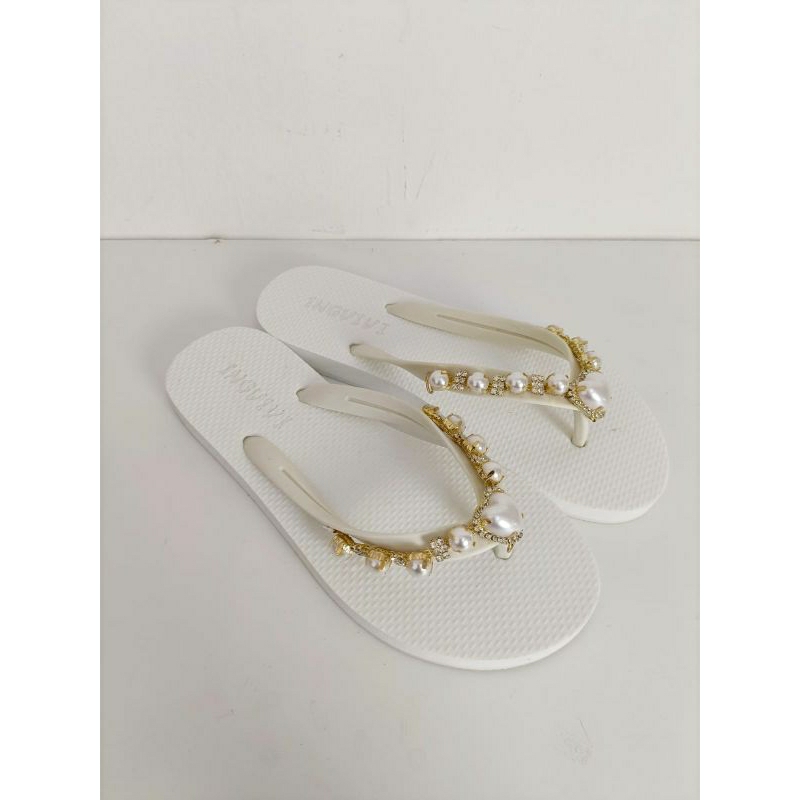 SANDAL JEPIT INGVIVI MUTIARA LOVE FLAT SANDAL