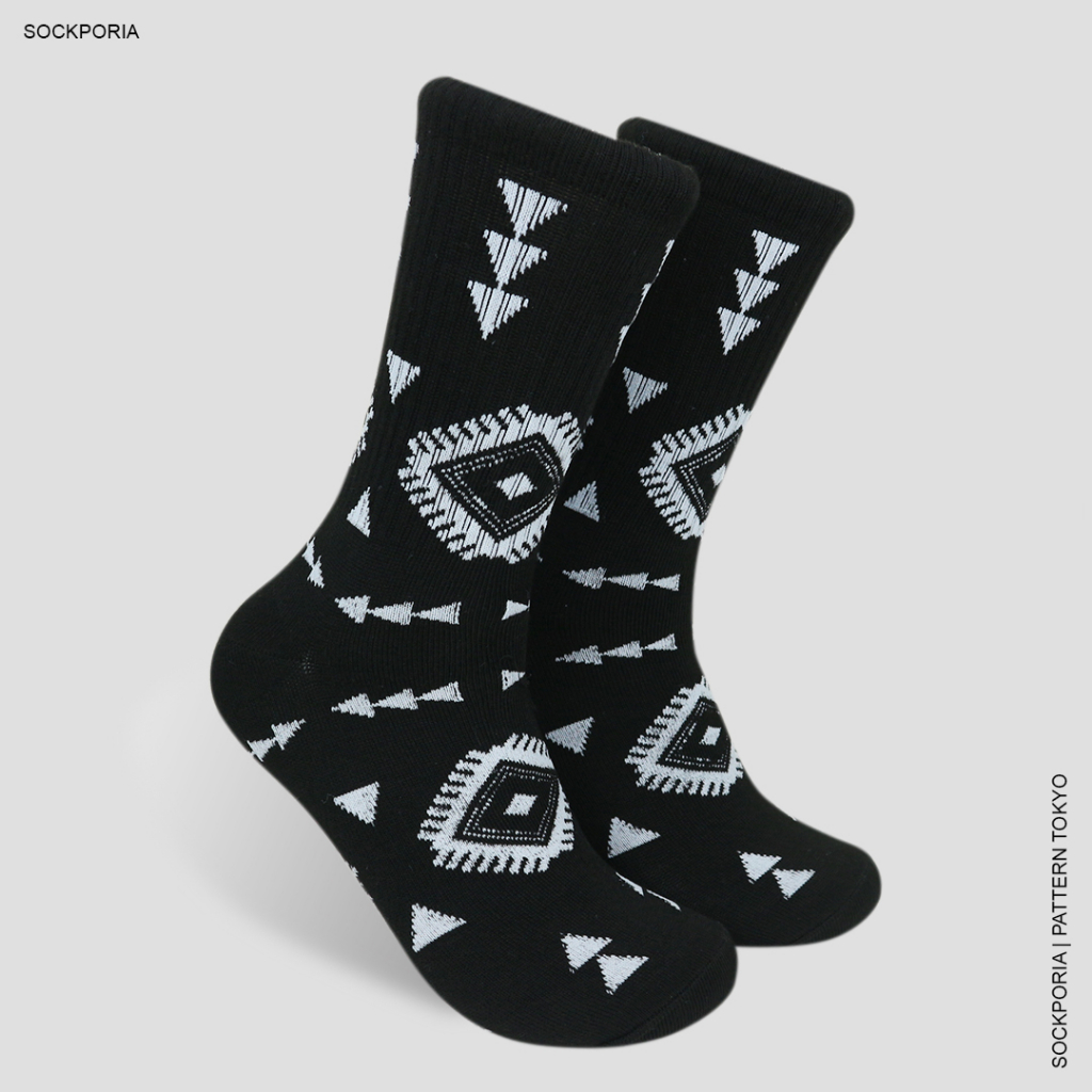 Slop Kaos Kaki Motif Tribal - Tokyo