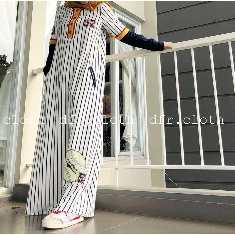 Preloved Brand DFR. Cloth Abaya Baseball White