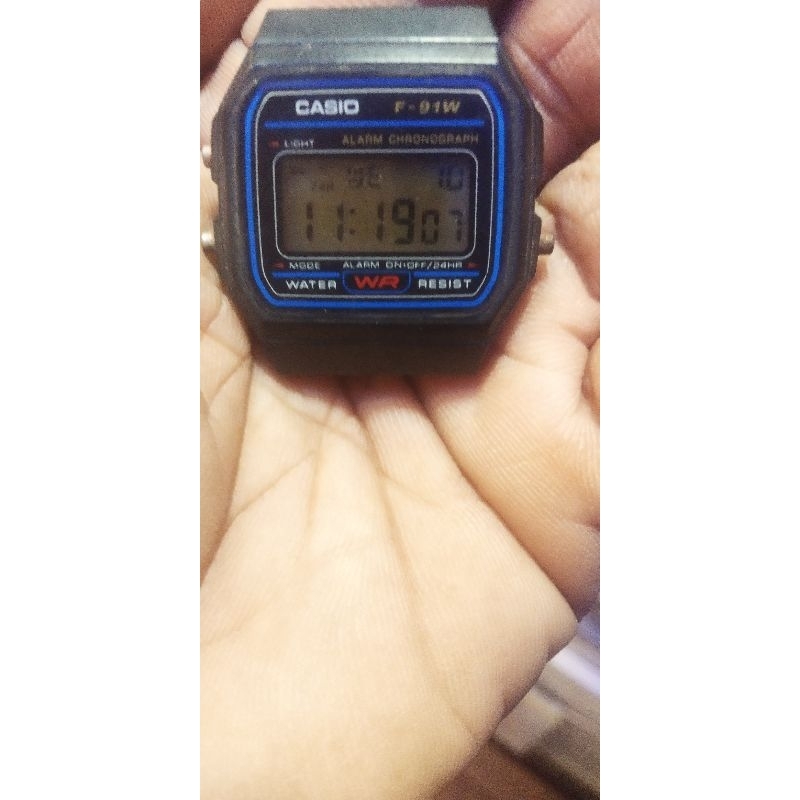 mesin jam tangan casio bekas original tipe   ( 593 ) f-91 w  made in malaysia