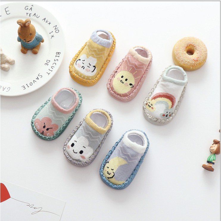 Sepatu Bayi Prewalker / Kaos Kaki Bayi Anti Slip