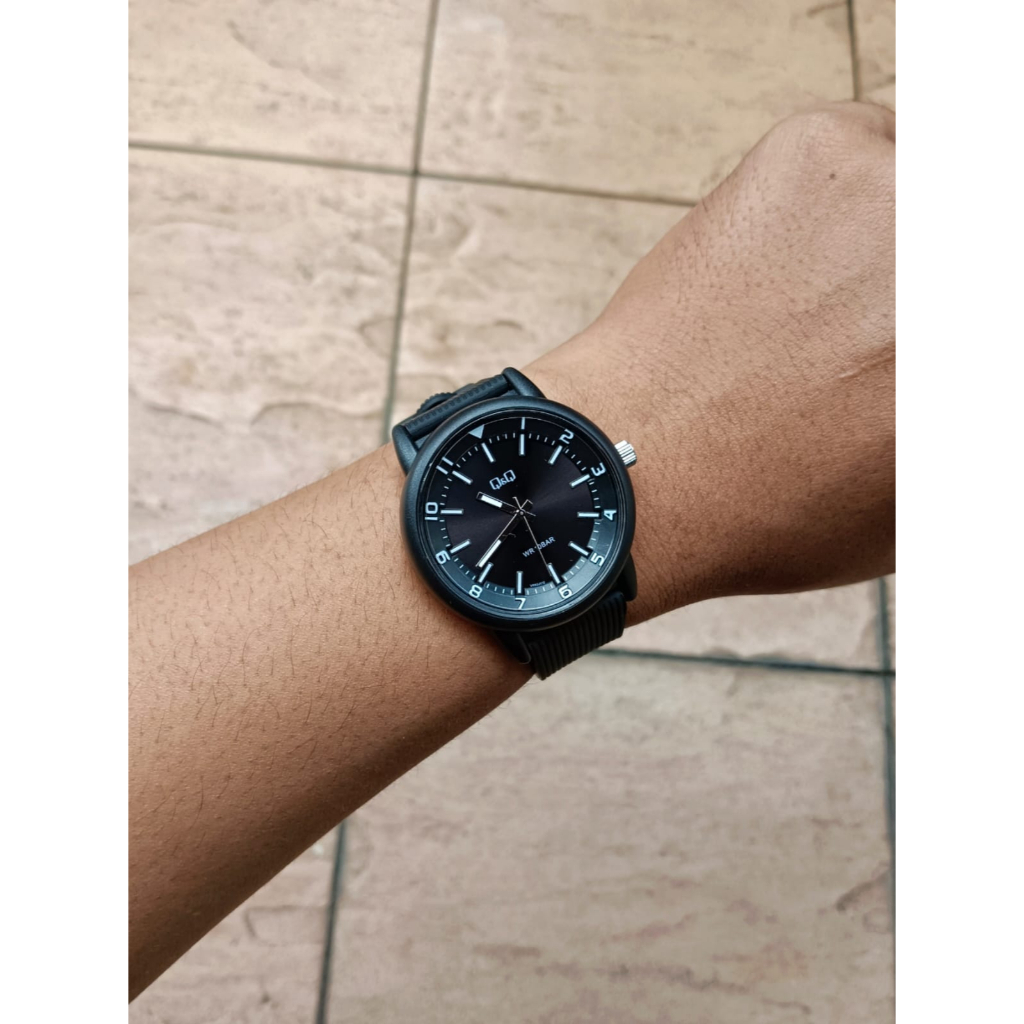 SALE Jam Tangan Unisex Sporty Casual Rubber Karet Analog Original Q&amp;Q QNQ QQ VR52 Series