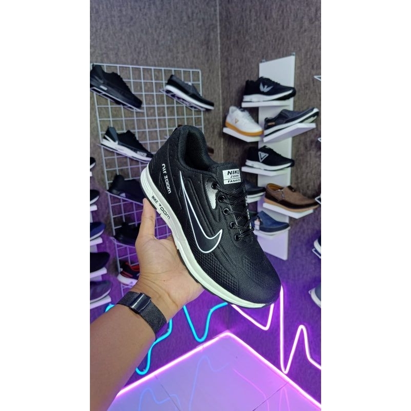 SEPATU SNEAKERS AERO SKY HITAM PUTIH SEMI OLAHRAGA RUNNING