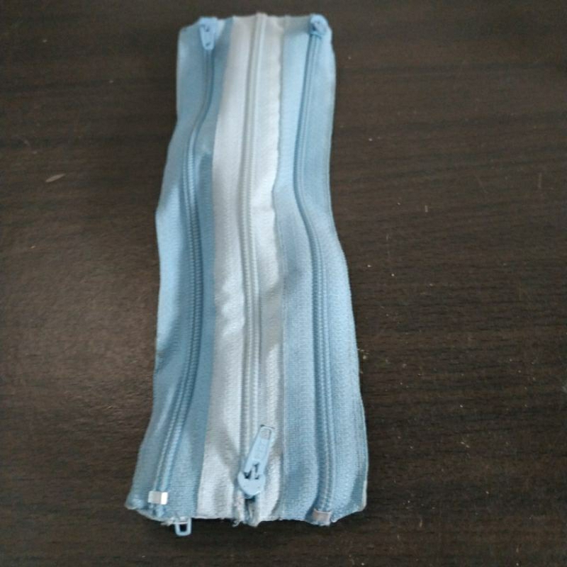 

tempat pensil resleting