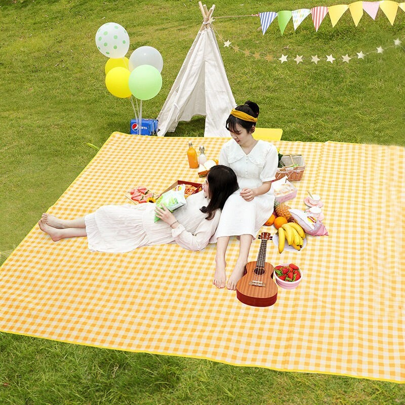 Tikar Piknik Lipat Waterproof Picnic Blanket Grid 150 x 200 CM - HNMYL - Yellow